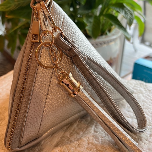Silver Triangle Bag with Loop Handle - Picture 1 of 3